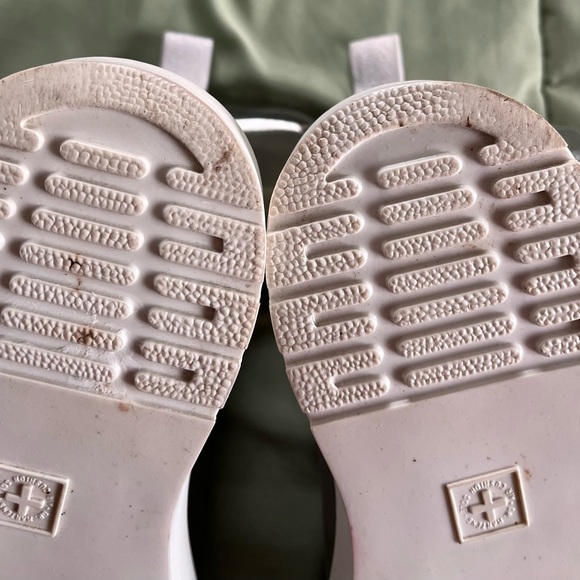 Dr. Martens Baynes Gray High-Top Sneakers - Picture 5 of 10